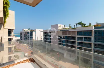 Apartment - 1 Bedroom - 2 Bathrooms for rent in Gewan Island - The Pearl Island - Doha