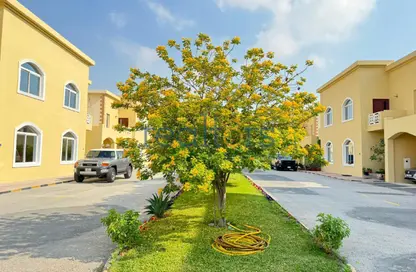 Compound - 3 Bedrooms - 3 Bathrooms for rent in Al Hamraa Street - Al Thumama - Doha
