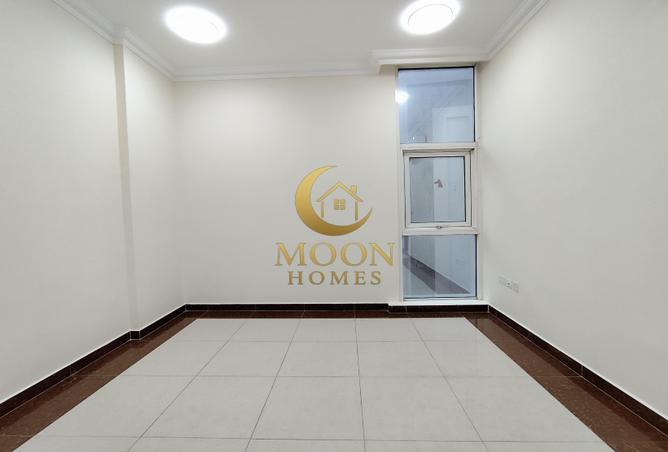 910041 - Property Image 2