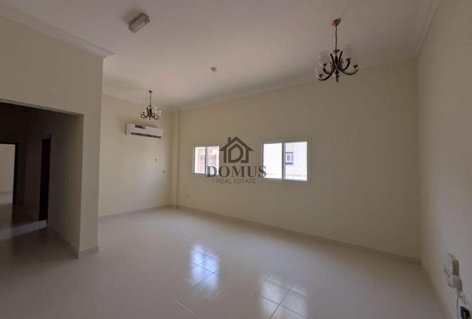 915475 - Property Main Image