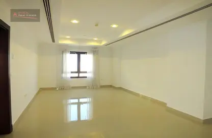 Empty Room image for: Apartment - 1 Bedroom - 2 Bathrooms for sale in Tower 28 - Porto Arabia - The Pearl Island - Doha, Image 1