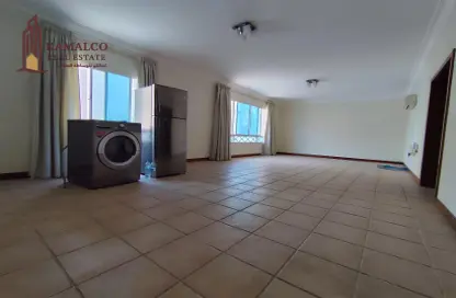 Apartment - 3 Bedrooms - 3 Bathrooms for rent in Al Mansoura - Al Mansoura - Doha