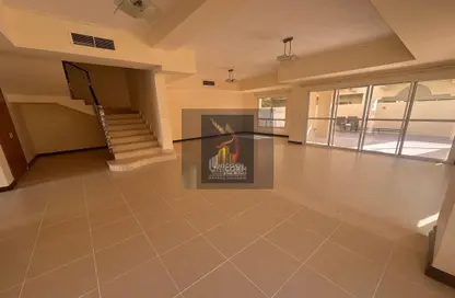 مجمع سكني - 4 غرف نوم - 4 حمامات للايجار في شارع الوعب - الوعب - الدوحة
