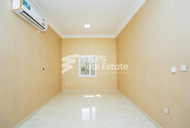 958903 - Property Image 2