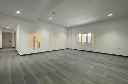 Apartment - 2 Bedrooms - 3 Bathrooms for rent in Bin Omran 35 - Fereej Bin Omran - Doha