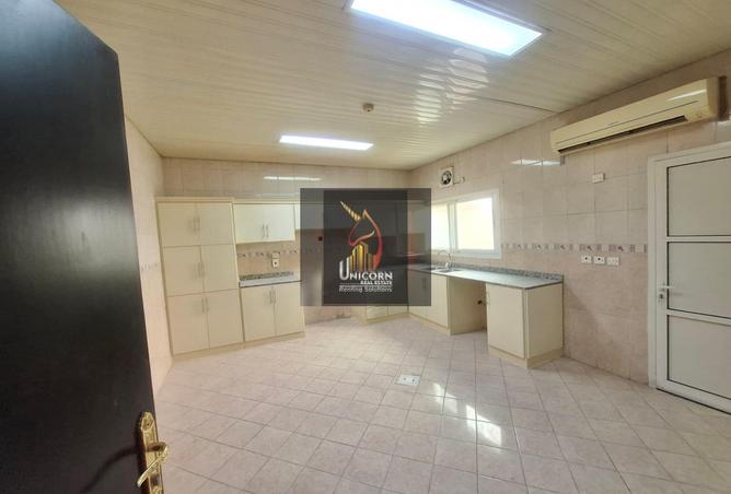 830780 - Property Image 2