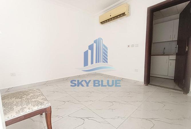 904977 - Property Image 2