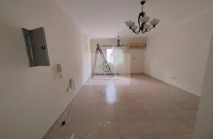 شقة - 3 غرف نوم - 3 حمامات للايجار في شارع المطار القديم - طريق المطار القديم - الدوحة