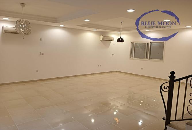 803093 - Property Image 3