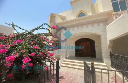 مجمع سكني - 4 غرف نوم - 5 حمامات للايجار في الغرافة - الغرافة - الدوحة
