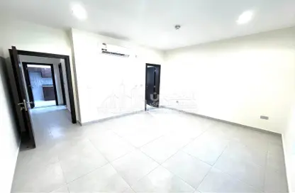 Apartment - 3 Bedrooms - 2 Bathrooms for rent in Anas Street - Fereej Bin Mahmoud North - Fereej Bin Mahmoud - Doha