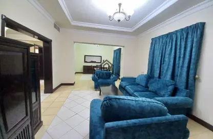 Apartment - 2 Bedrooms - 2 Bathrooms for rent in Thabit Bin Zaid Street - Al Mansoura - Doha