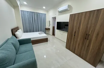 Apartment - Studio - 1 Bathroom for rent in Umm Ghuwalina - Umm Ghuwailina - Doha
