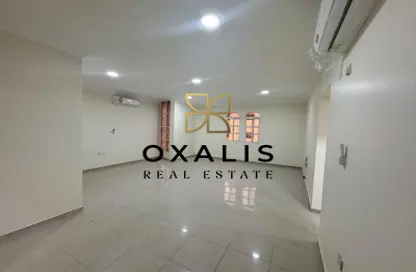 Apartment - 2 Bedrooms - 2 Bathrooms for rent in Souk Rawda 2 - Al Nasr - Doha