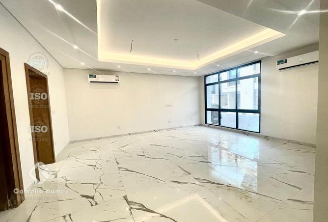 1001298 - Property Image 2