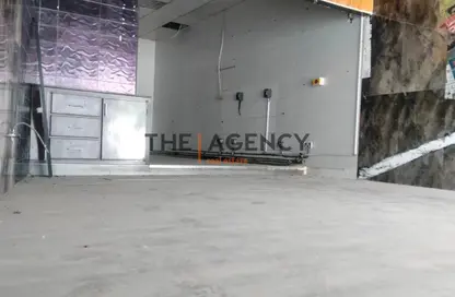 Shop - Studio - 1 Bathroom for rent in Al Mirqab Al Jadeed - Doha