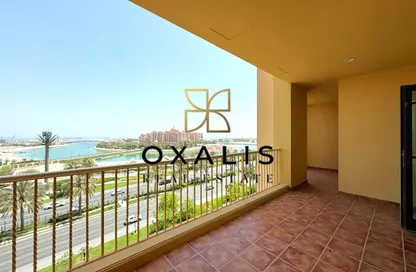 Apartment - 2 Bedrooms - 3 Bathrooms for rent in West Porto Drive - Porto Arabia - The Pearl Island - Doha