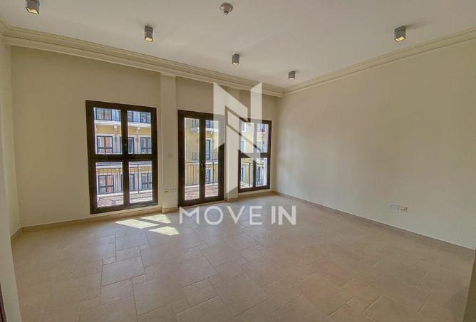 989696 - Property Image 3