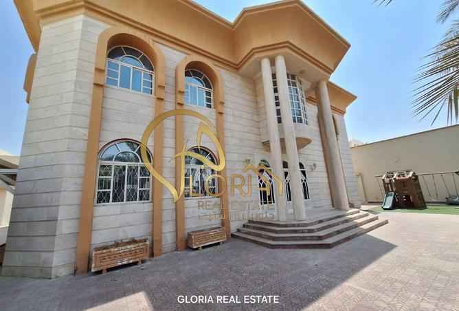 928145 - Property Image 2