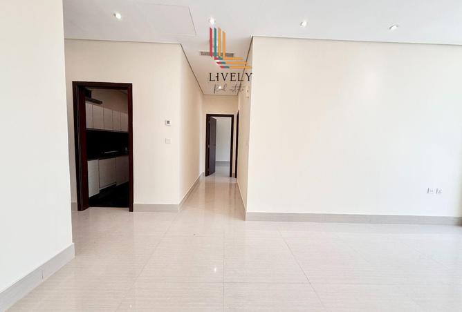 956552 - Property Image 2