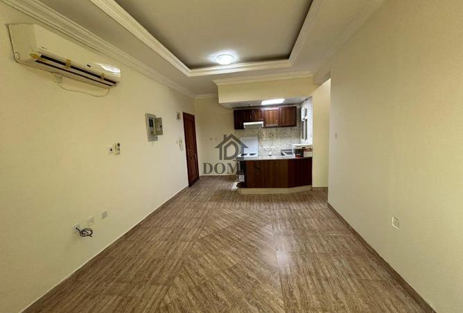 987393 - Property Image 2