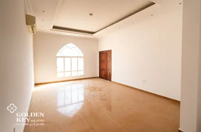 Apartment - 5 Bedrooms - 5 Bathrooms for rent in Al Markhiya Street - Al Markhiya - Doha