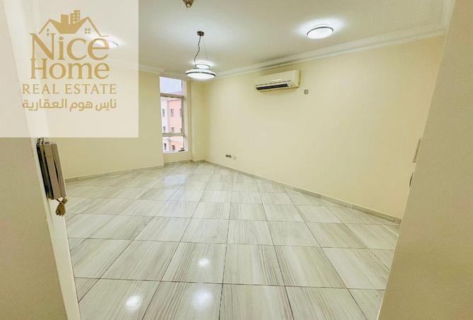 910409 - Property Image 3