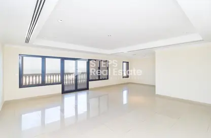 Apartment - 2 Bedrooms - 2 Bathrooms for sale in Tower 14 - Porto Arabia - The Pearl Island - Doha