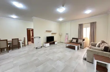 Apartment - 2 Bedrooms - 2 Bathrooms for rent in Al Nasr Street - Al Nasr - Doha