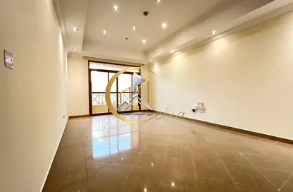 شقة - 2 غرف نوم - 2 حمامات للايجار في بناية عبدالله بن سلطان آل ثاني - الطريق الدائري الثالث - السد - الدوحة