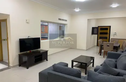 Apartment - 2 Bedrooms - 2 Bathrooms for rent in Bin Dirham 1 - Al Mansoura - Doha