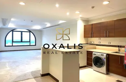 Apartment - 2 Bedrooms - 3 Bathrooms for rent in Tower 18 - Porto Arabia - The Pearl Island - Doha