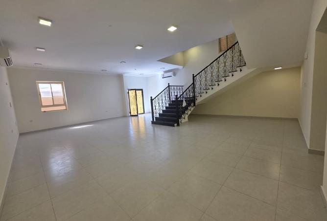 943033 - Property Image 2