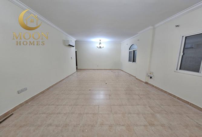 982366 - Property Image 2