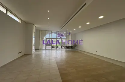 Compound - 4 Bedrooms - 6 Bathrooms for rent in North Gate - West Bay Lagoon - Doha