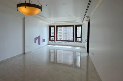 Apartment - 2 Bedrooms - 3 Bathrooms for rent in Tower 12 - Porto Arabia - The Pearl Island - Doha