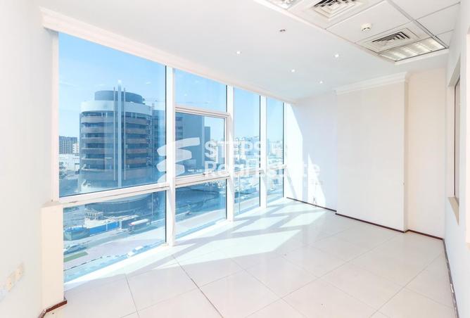 Office Space - Studio - 1 Bathroom for rent in Al Aman Street - Umm Ghuwailina - Doha