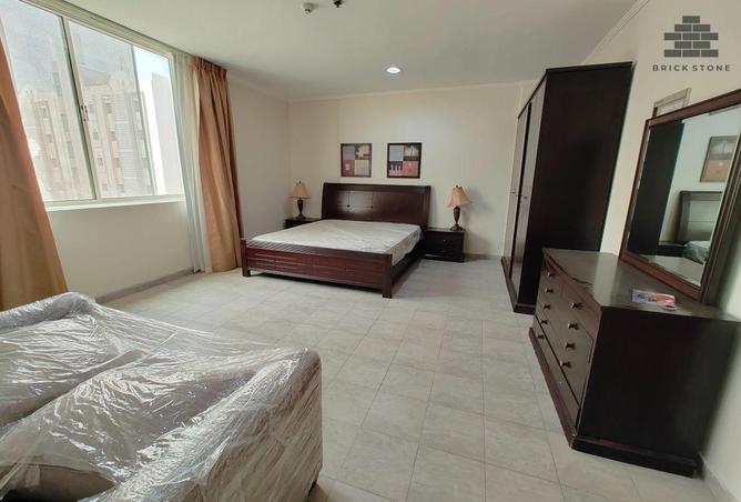 913233 - Property Image 3