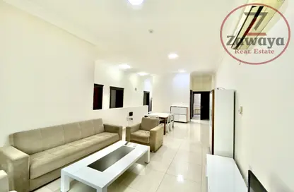 شقة - 2 غرف نوم - 2 حمامات للايجار في شارع المطار القديم - طريق المطار القديم - الدوحة