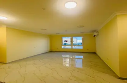 Apartment - 3 Bedrooms - 2 Bathrooms for rent in Musheireb Apartments - Musheireb - Doha