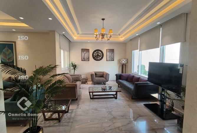 930342 - Property Image 2