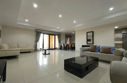 Apartment - 2 Bedrooms - 3 Bathrooms for rent in East Porto Drive - Porto Arabia - The Pearl Island - Doha