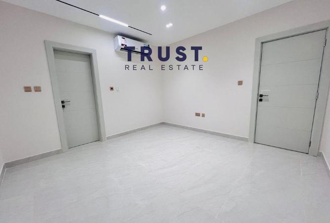 982687 - Property Image 2