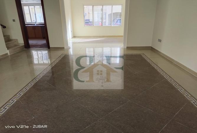 999241 - Property Image 2