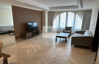 Apartment - 1 Bedroom - 2 Bathrooms for sale in Tower 14 - Porto Arabia - The Pearl Island - Doha