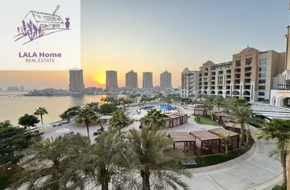 شقق فندقية - 2 غرف نوم - 4 حمامات للايجار في طريق بورتو الشرقي - بورتو أرابيا - جزيرة اللؤلؤة - الدوحة