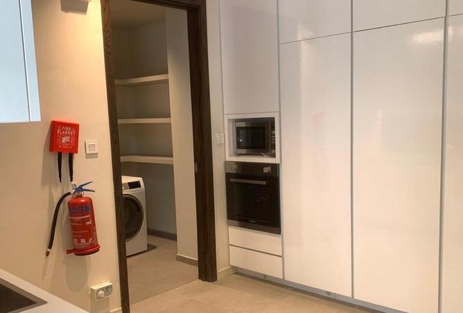 983823 - Property Image 3