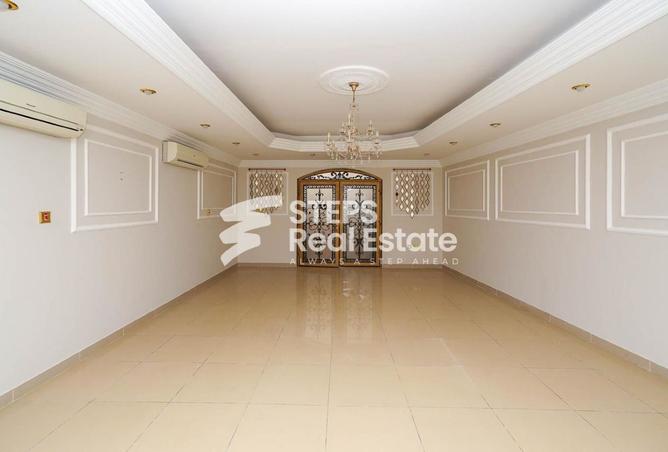 929118 - Property Image 2