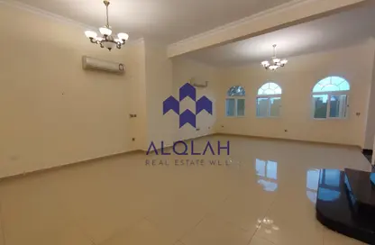 Villa - 4 Bedrooms - 6 Bathrooms for rent in Bu Hamour Street - Abu Hamour - Doha