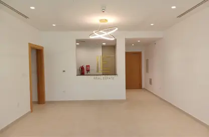 Apartment - 2 Bedrooms - 3 Bathrooms for rent in Floresta Gardens - The Pearl Island - Doha